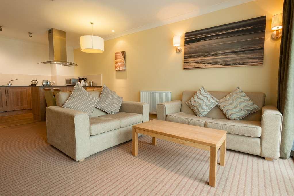 De Vere Cotswold Water Park Hotel 4*
