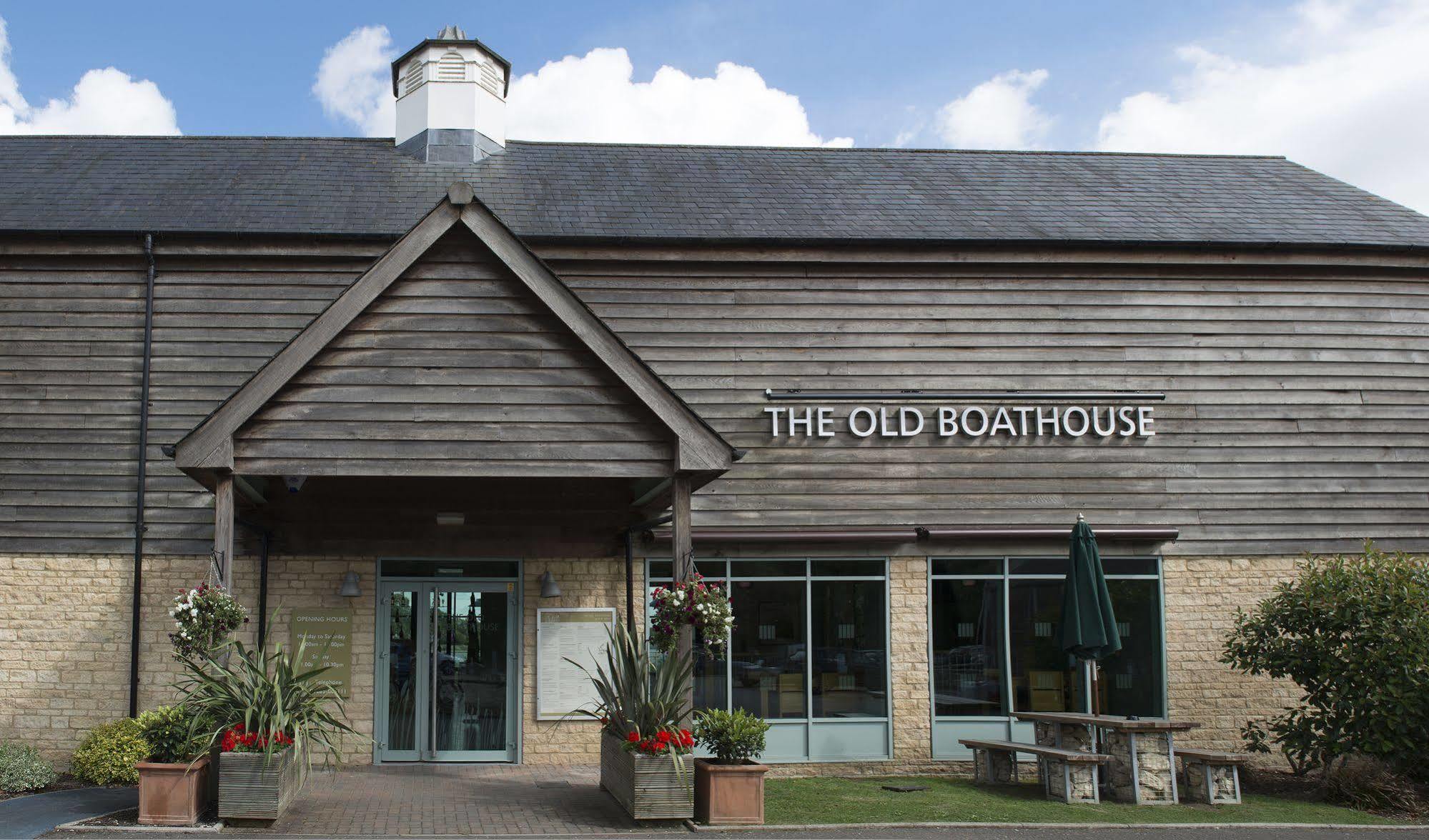 De Vere Cotswold Water Park 4* South Cerney