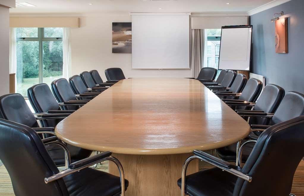De Vere Cotswold Water Park Hotel