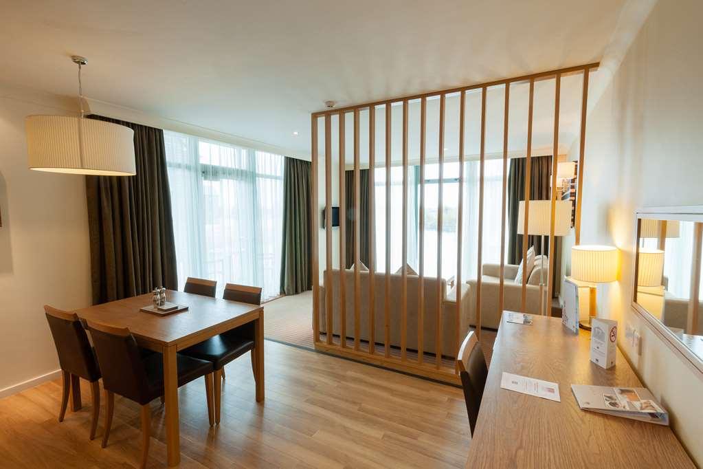 Hotel De Vere Cotswold Water Park South Cerney